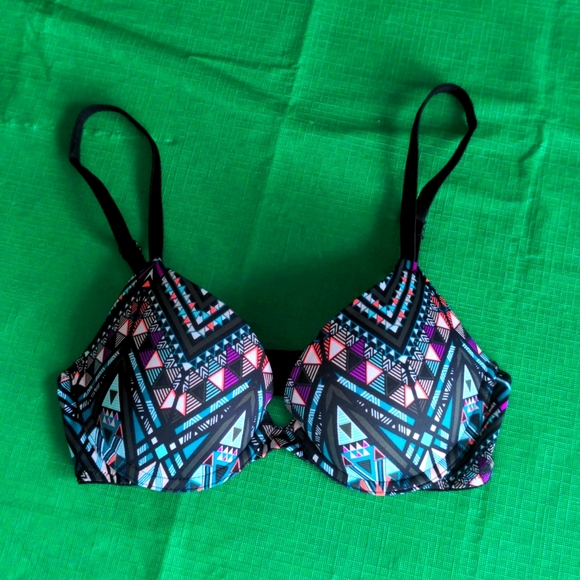 VICTORIA'S SECRET BRA - Picture 1 of 4